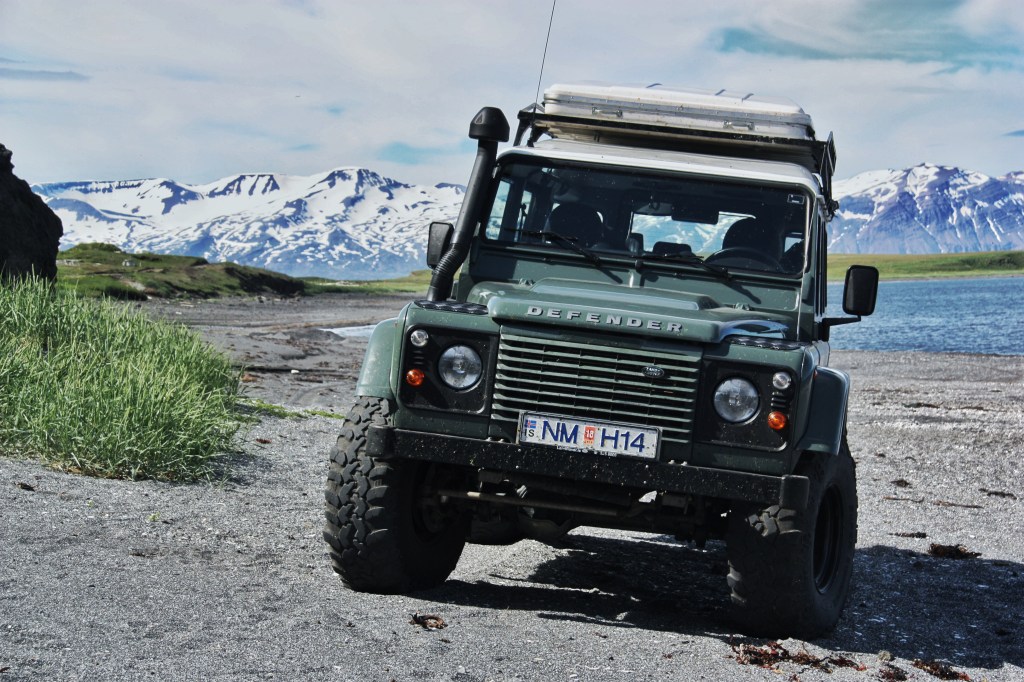 HOW TO ROAD TRIP THROUGH ICELAND