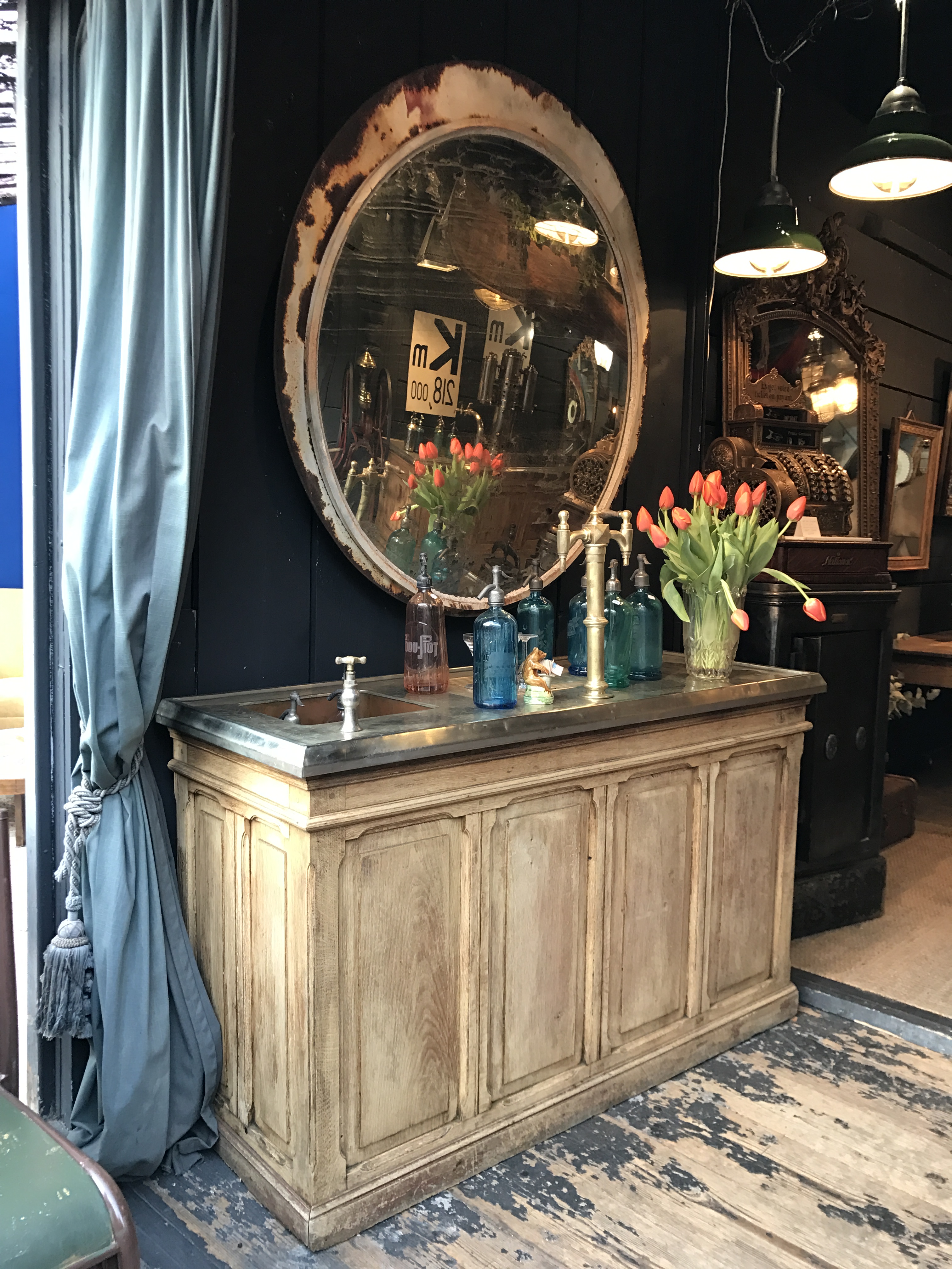 Best Vintage Shops in Paris 