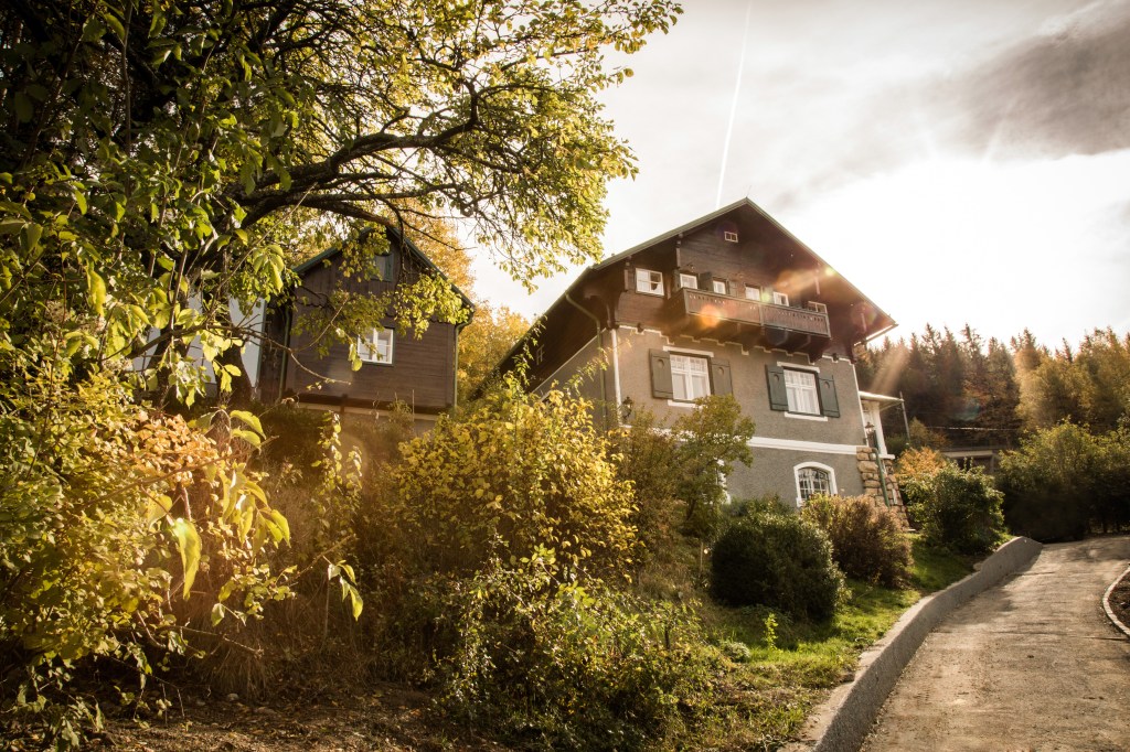 ESCAPE VIENNA: VILLA ANTOINETTE AT&nbsp;SEMMERING