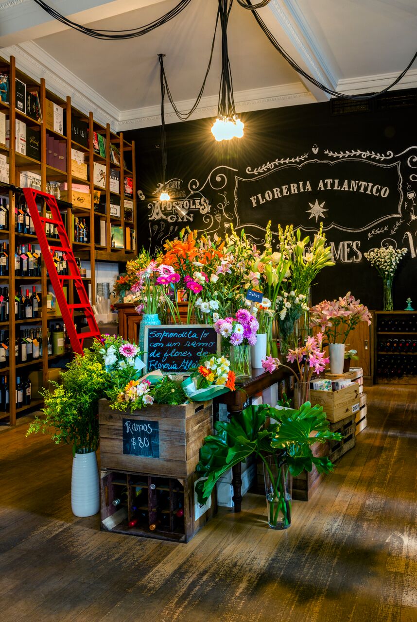 A FLOWER SHOP WHICH TURNS INTO A BAR IN BUENOS&nbsp;AIRES