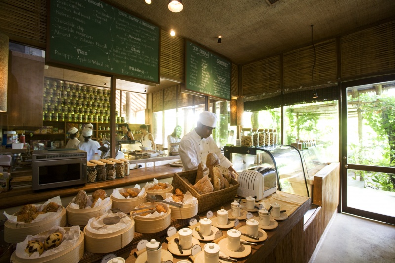 Thebetterplaces_sixsenses_pastryshop_thailand.jpeg