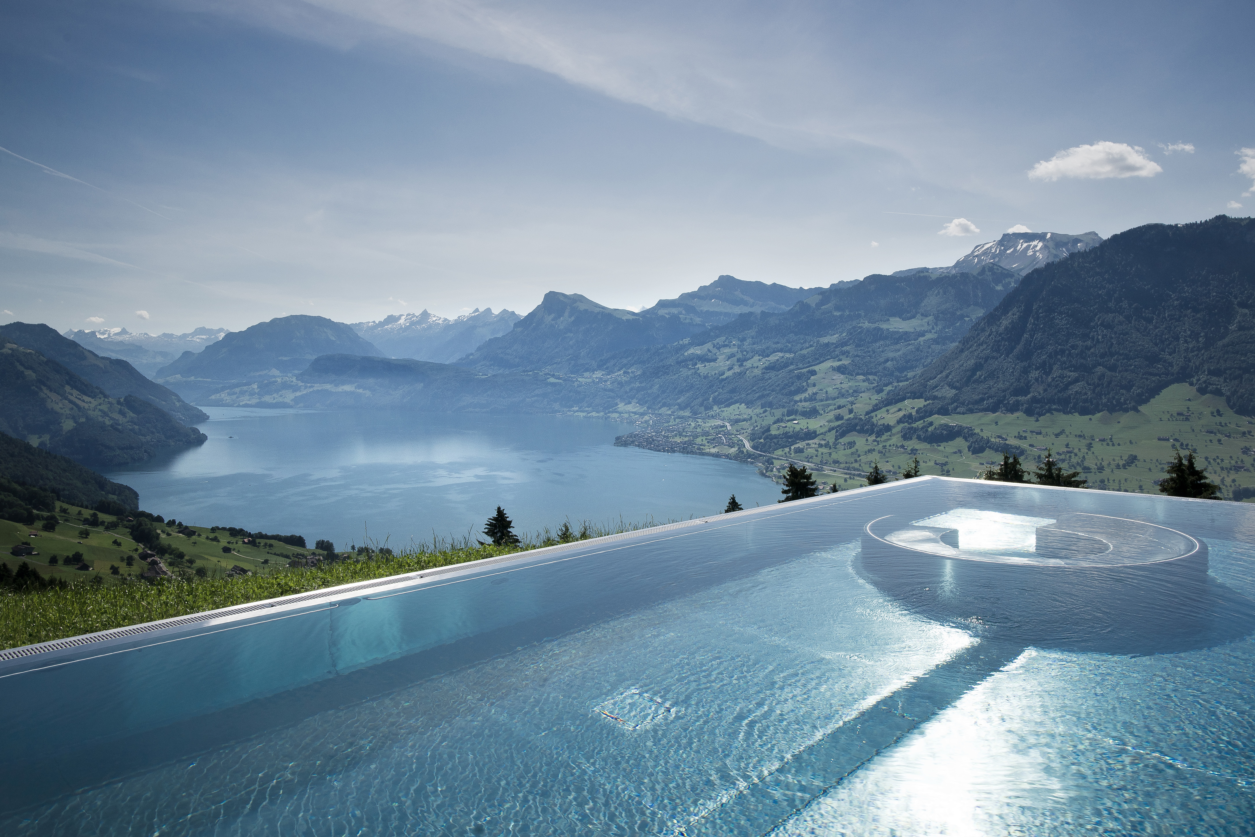 hotel-villa-honegg-pooloutdoor-thebetterplaces-pool.jpg