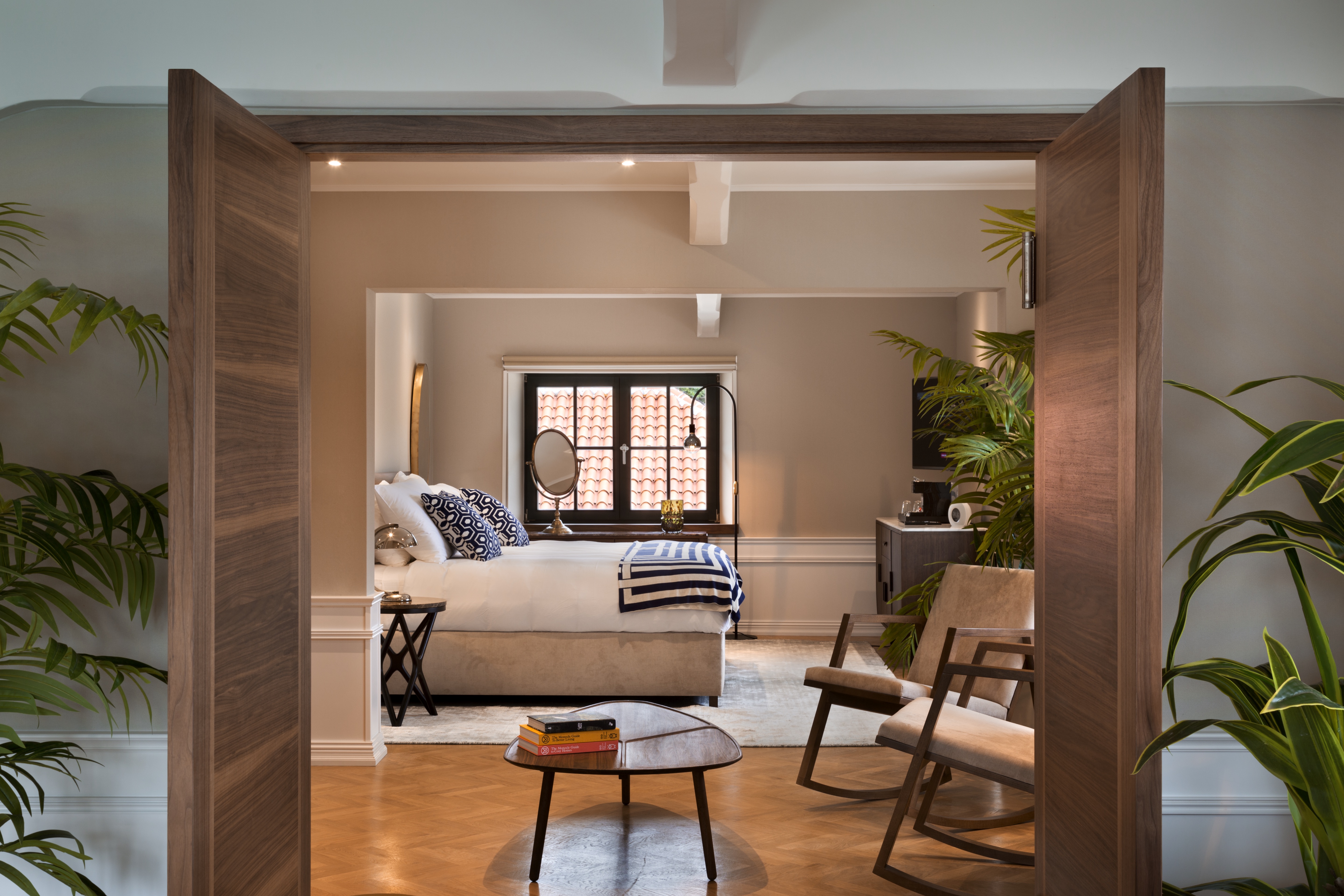 Brown Beach House Croatia The Better Places Travelblog Summer Interior Design Jessie Schoeller Gloria von Bronewski Helena Schoeller