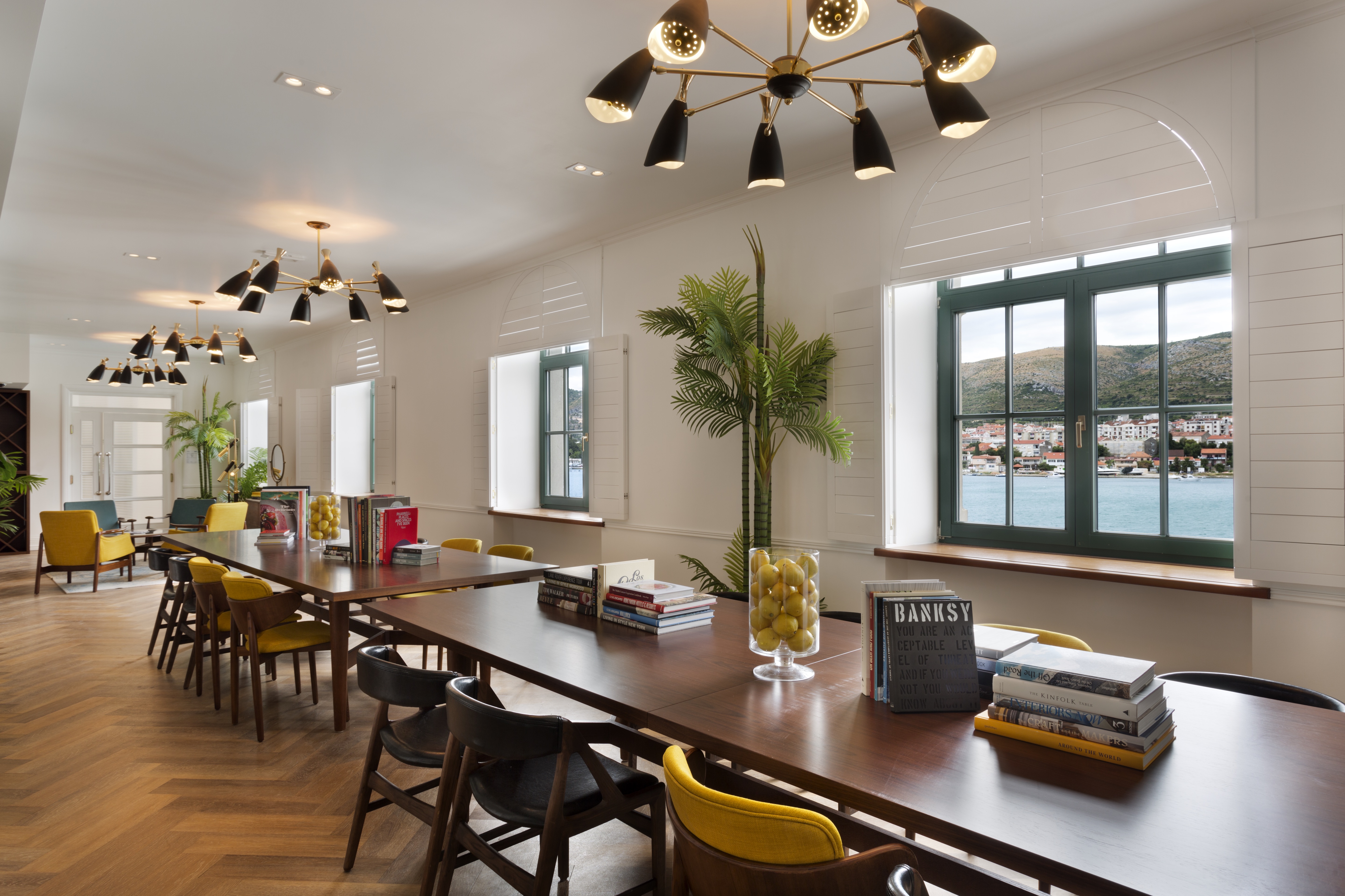 Brown Beach House Croatia The Better Places Travelblog Summer Interior Design Jessie Schoeller Gloria von Bronewski Helena Schoeller