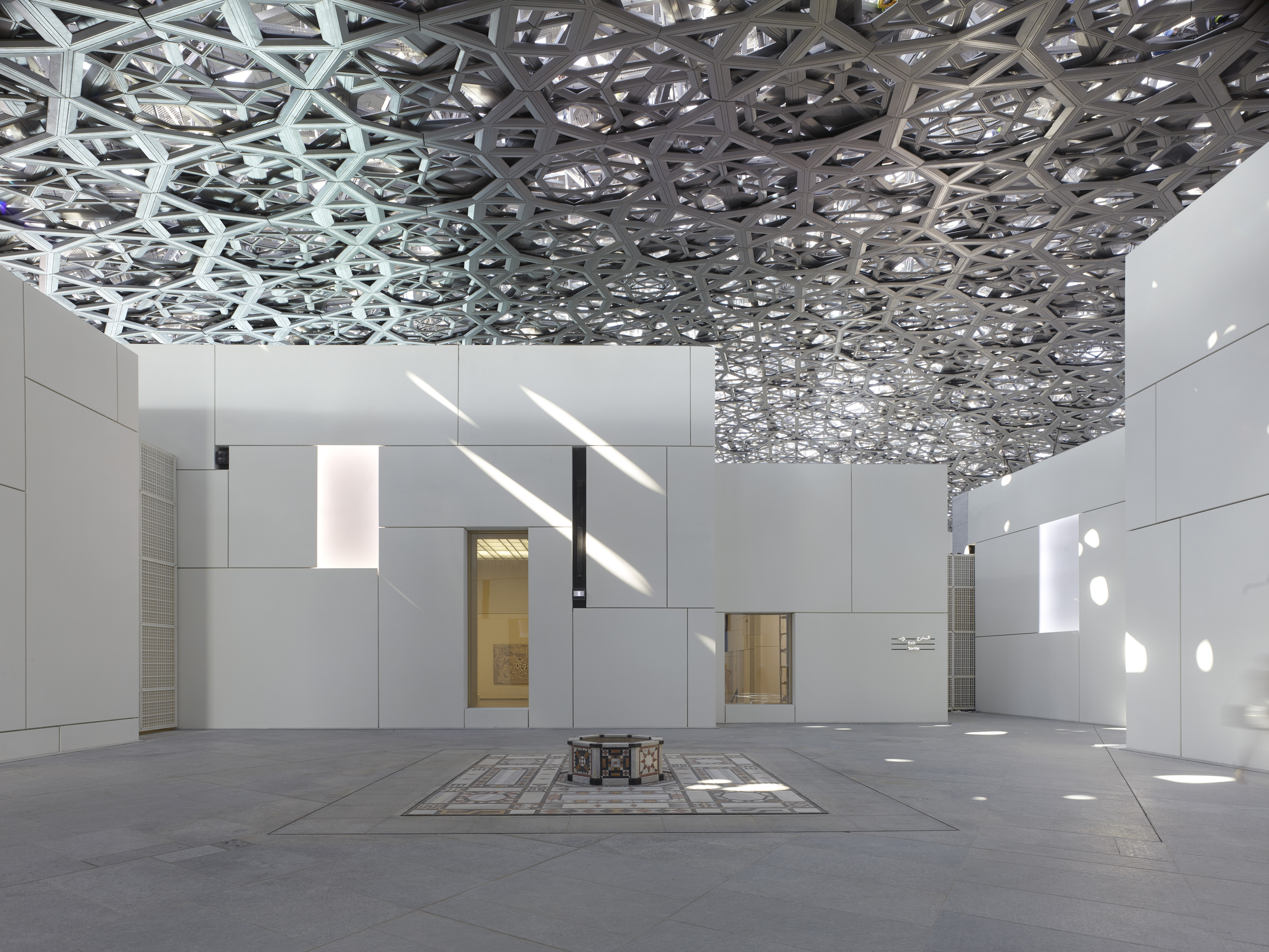 3. Louvre Abu Dhabi_thebetterplaces_louvre_museum_art_emirates.jpg
