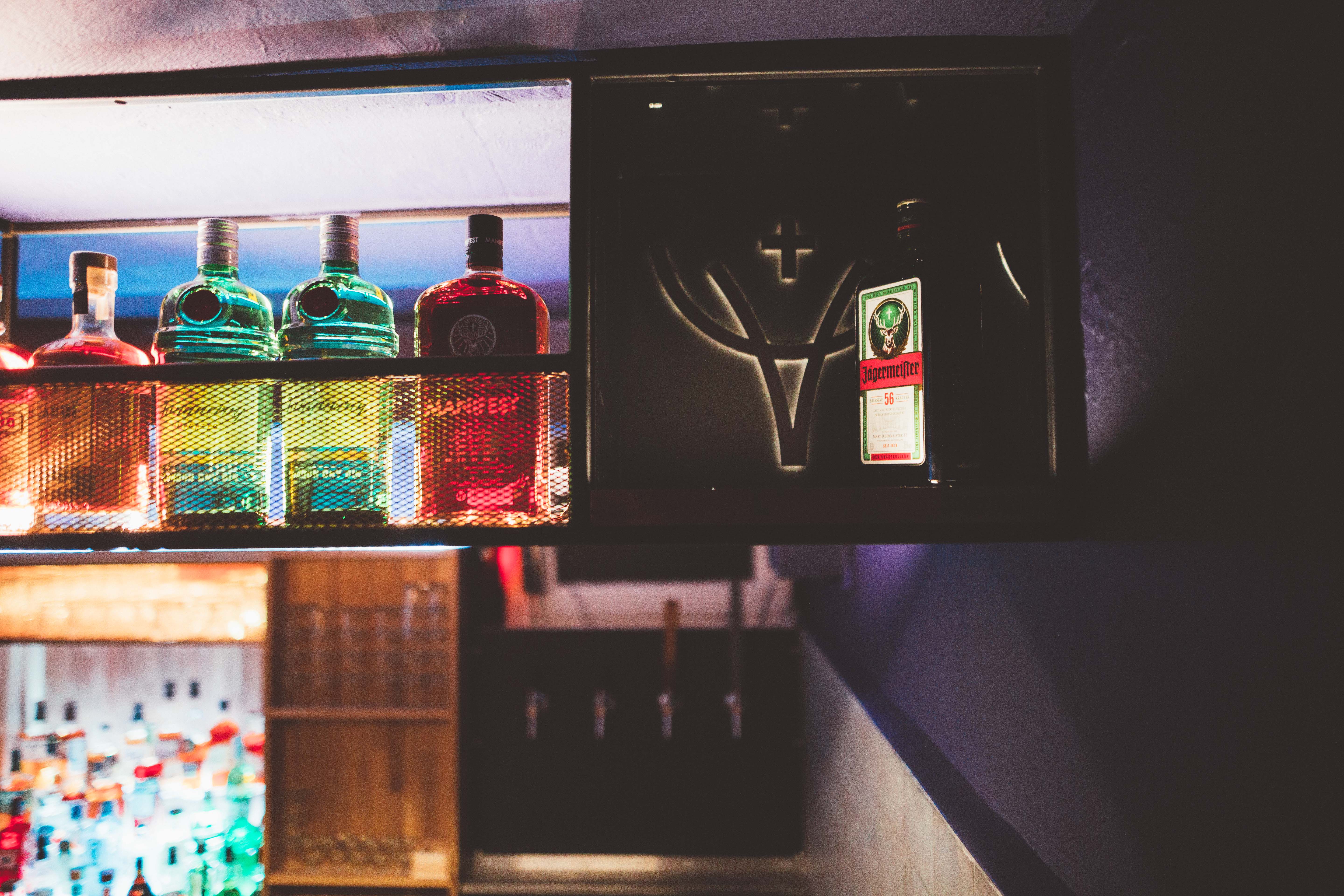 the-better-places-momo-ramen-hamburg-restaurant-foodguide-cityguide-schoeller-jessie-vonbronewski-gloria-schoeller-helena-reiseblog-travel-blogJÄGERMEISTER_x_BARTOUR-17