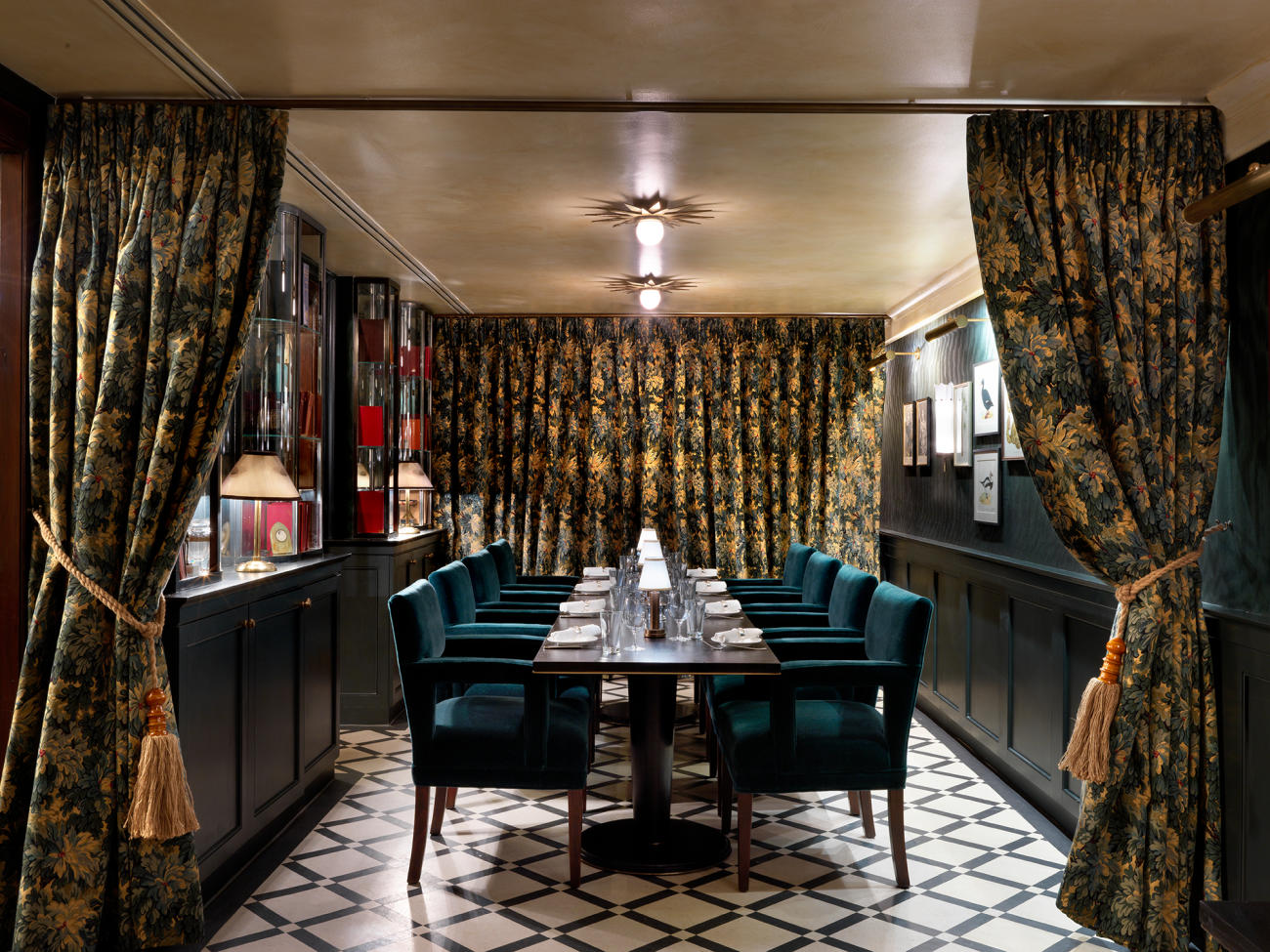 the-better-places-new-hotel-london-soho-house-the-ned-schoeller-jessie-vonbronewski-gloria-schoeller-helena-reiseblog-travel-blog171205_SH_TN_TheKennelsV2_0222_LowRes