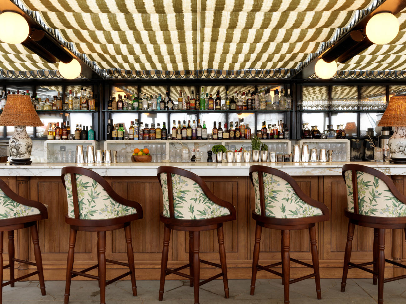 the-better-places-new-hotel-london-soho-house-the-ned-schoeller-jessie-vonbronewski-gloria-schoeller-helena-reiseblog-travel-blogCopyright-The-Ned-Roof-Restaurant-170504-SB-HR-04