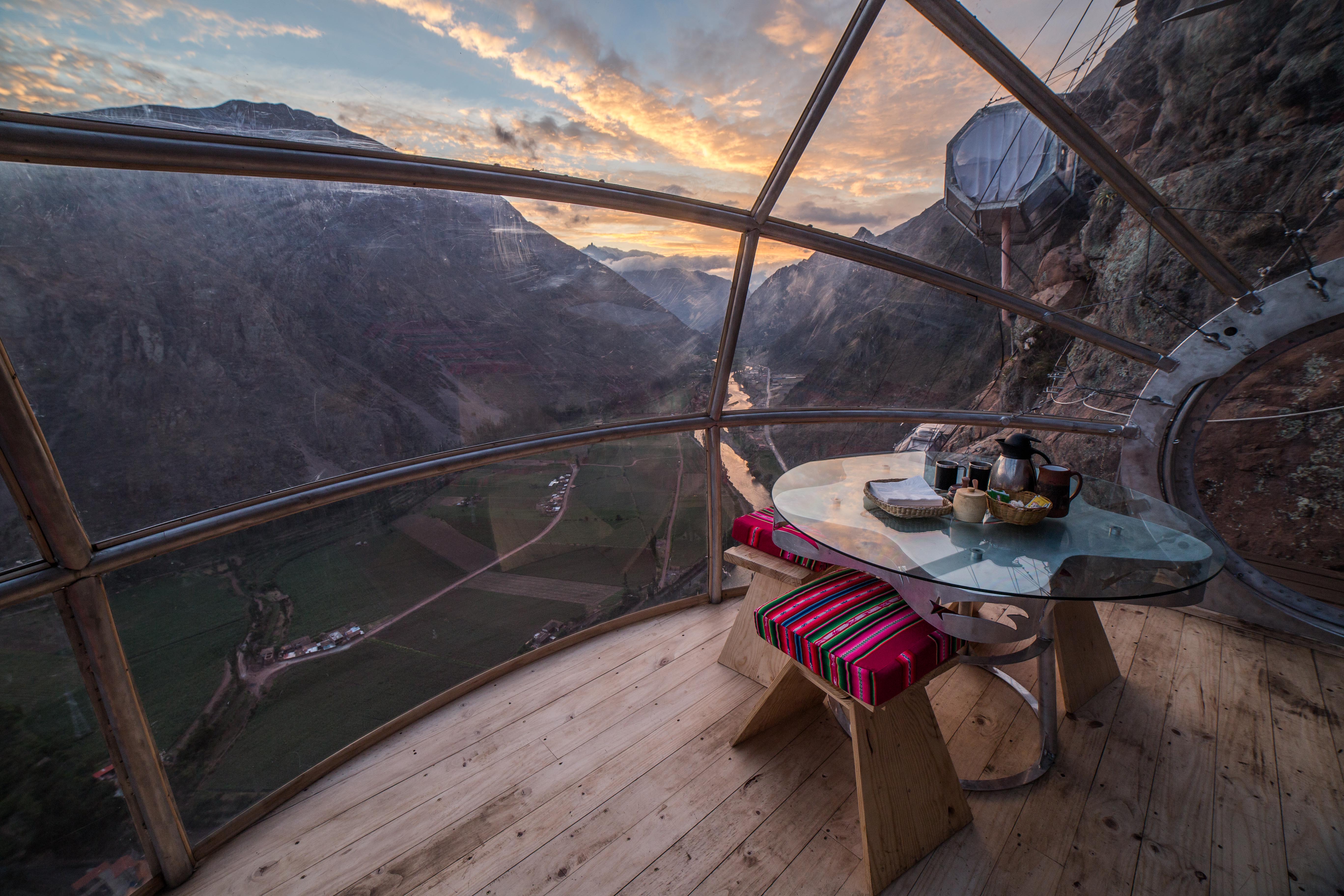 Thebetterplaces_peru_hotel_advanture_cliff_breakfastroom