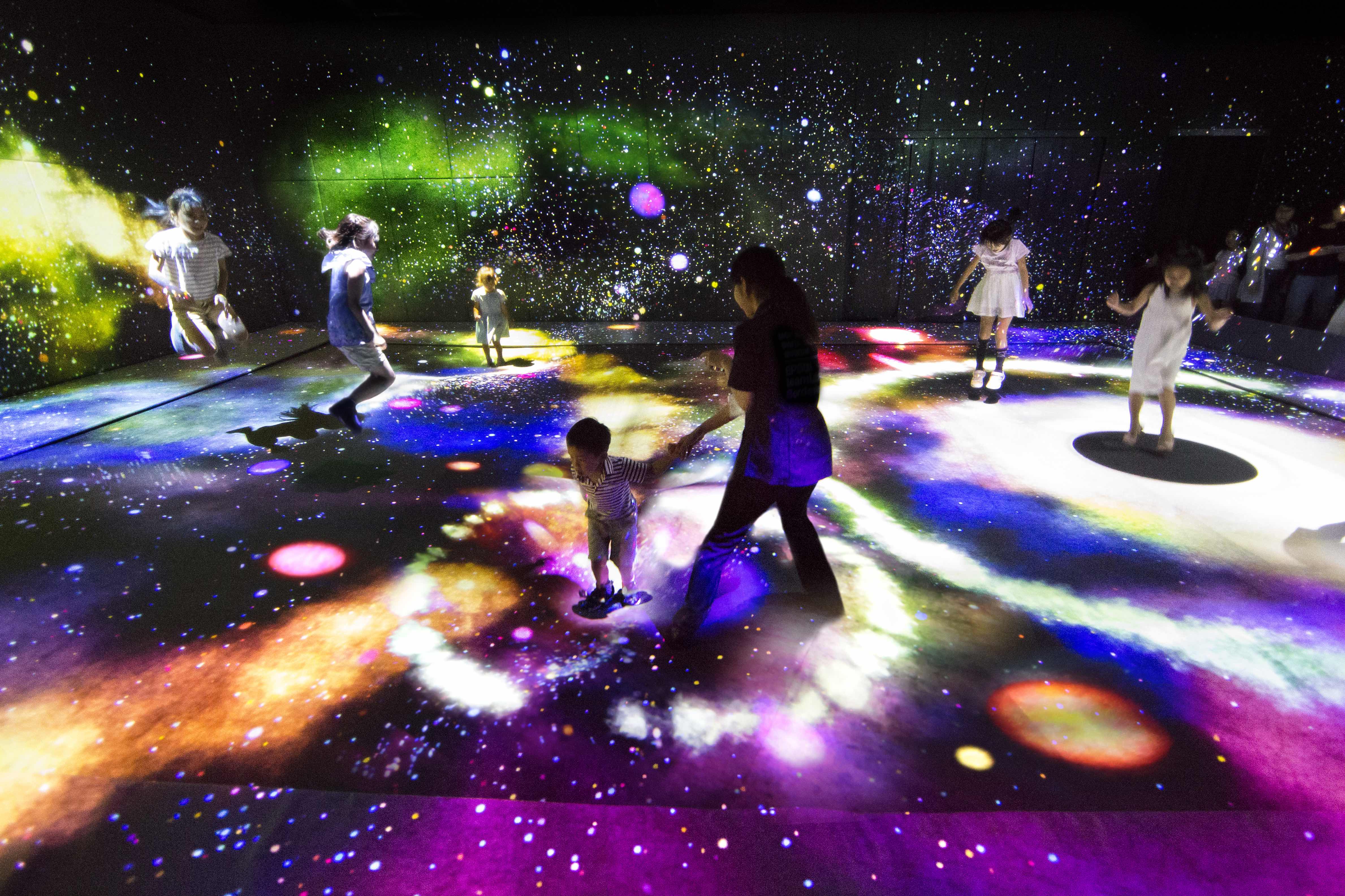 thebetterplaces_digitalmuseumtokyo_jumpinguniverse