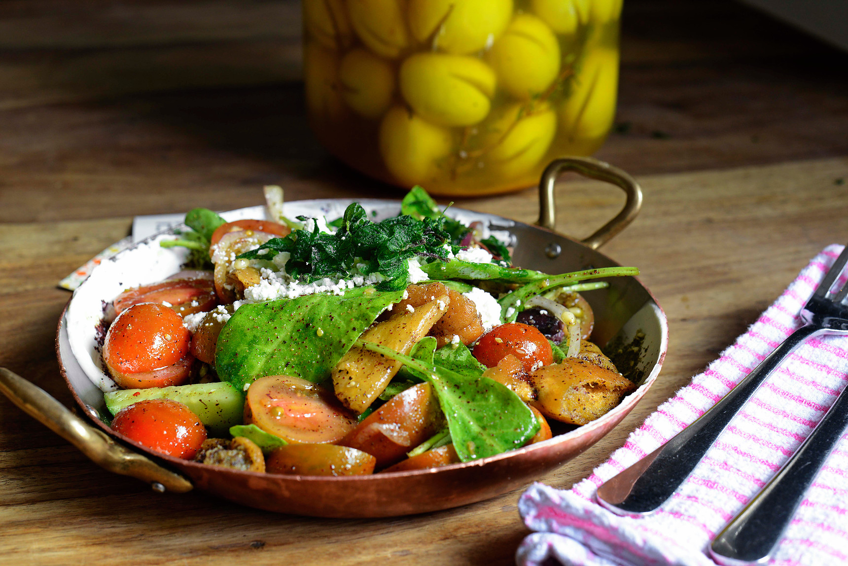 machneyuda-jerusalem-restaurant-travel-guide-thebetterplaces