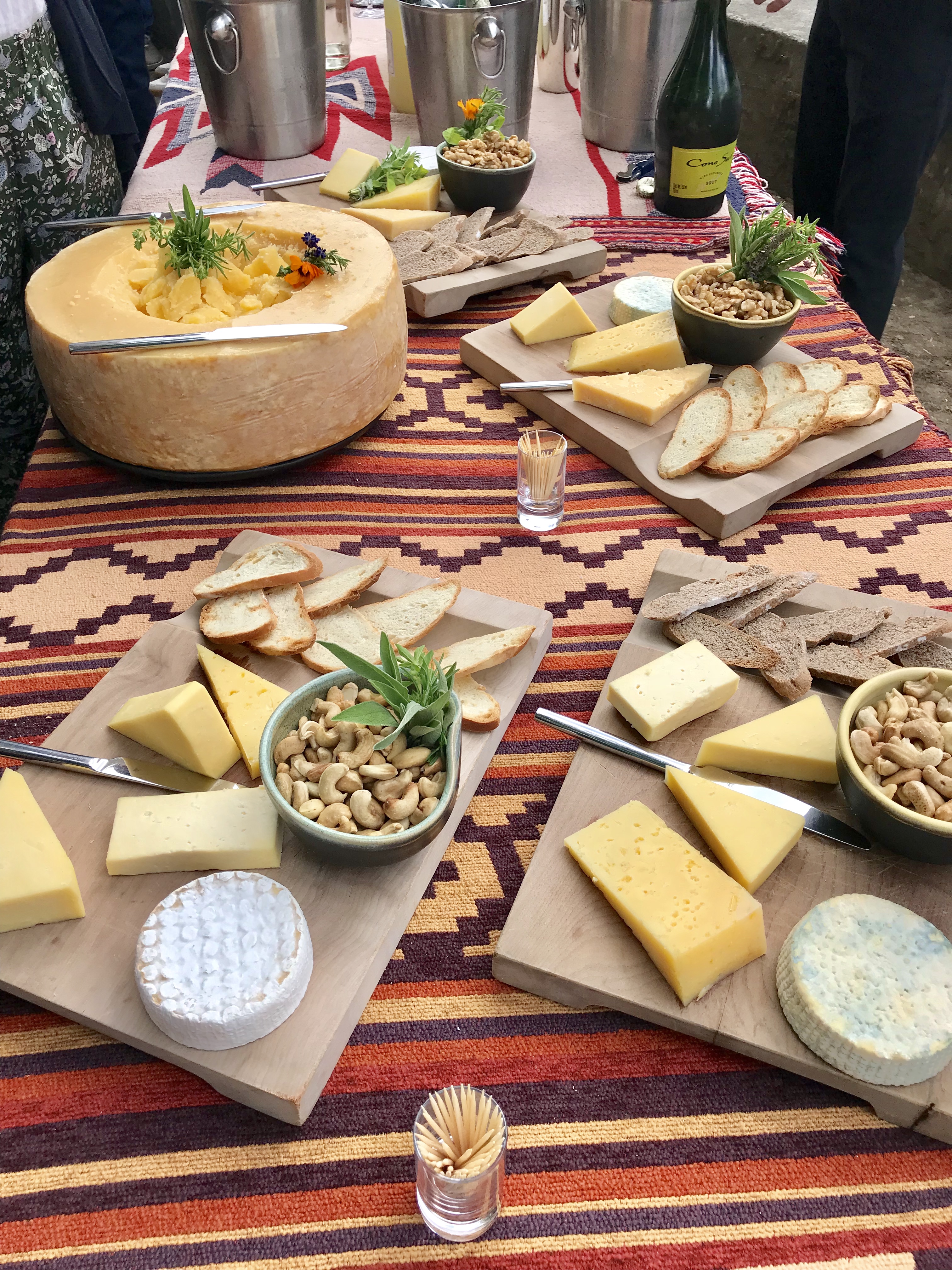 thebetterplaces_chile_andbeyond_viravira_hotel-cheese.jpg