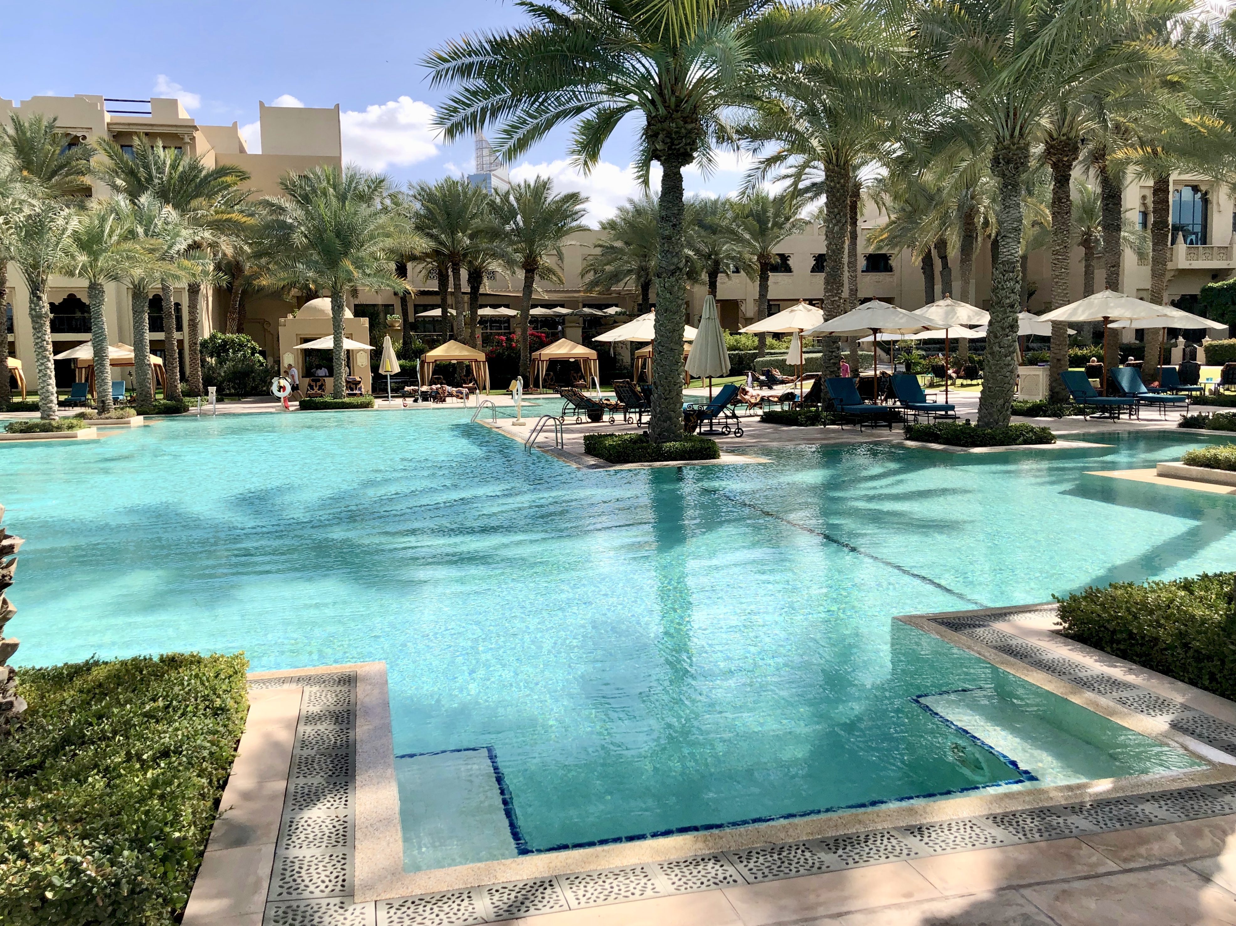 thebetterplaces-dubai-pool-royalmirage-hotel