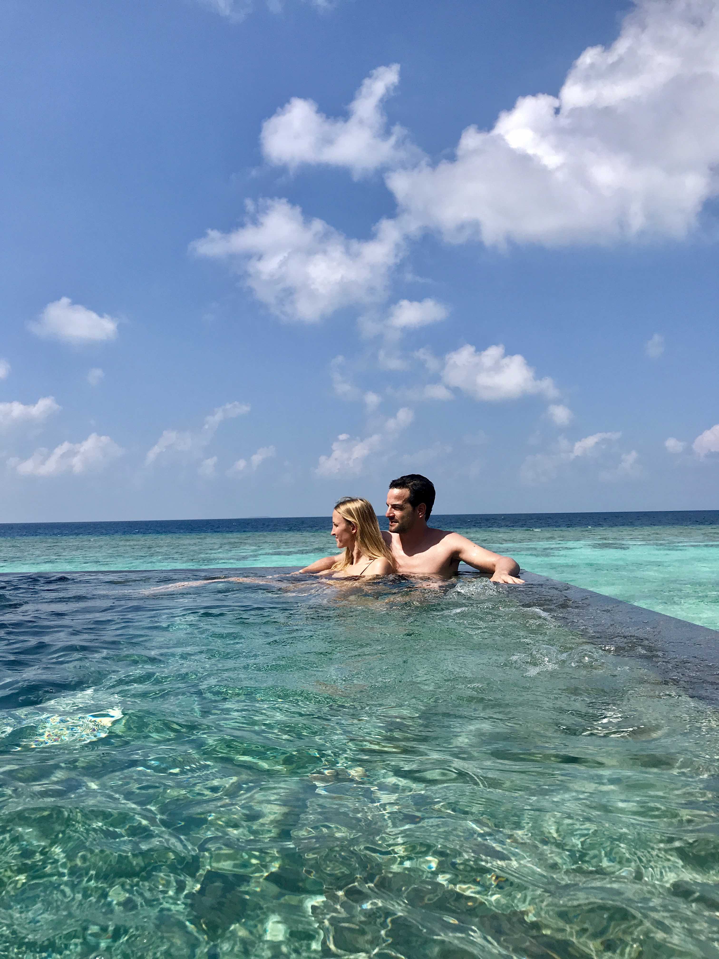 thebetterplaces_couple_maldives_vakkaru.jpg