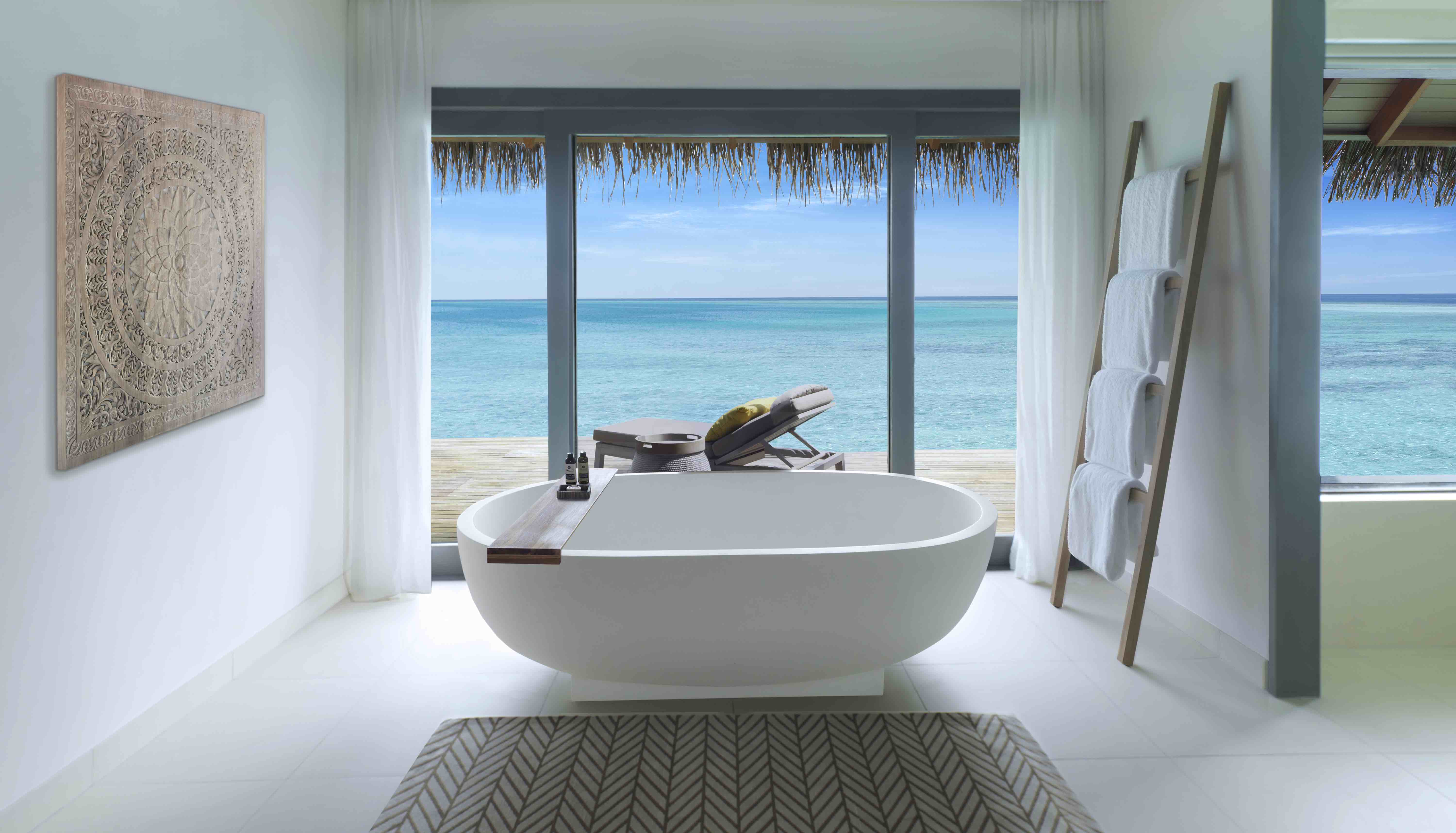 Thebetterplaces_Vakkaru_maldives_bathroom_honeymoon.jpg