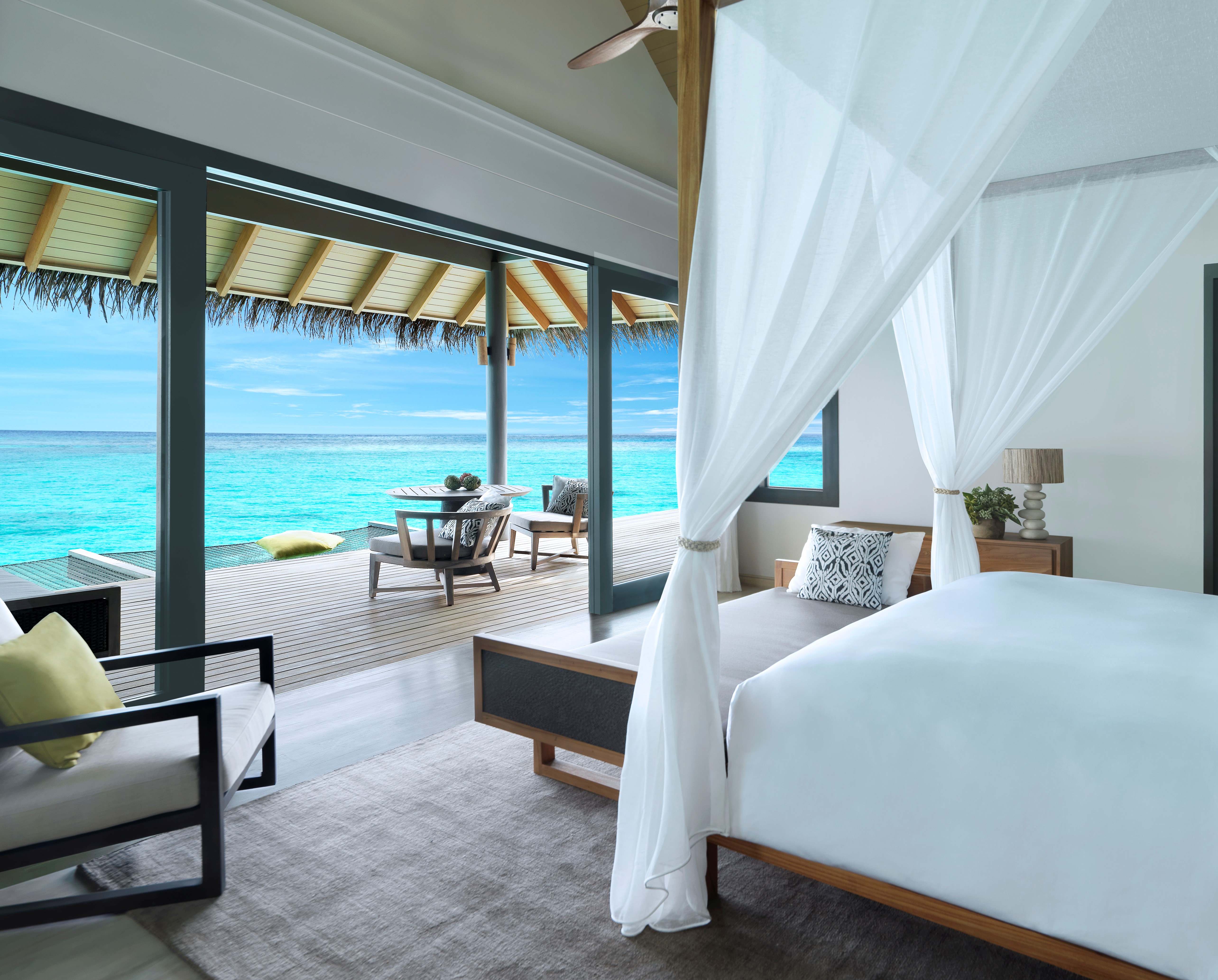 Thebetterplaces_vakkaru_maldives_Honeymoon_Over_Water_Villa.jpg