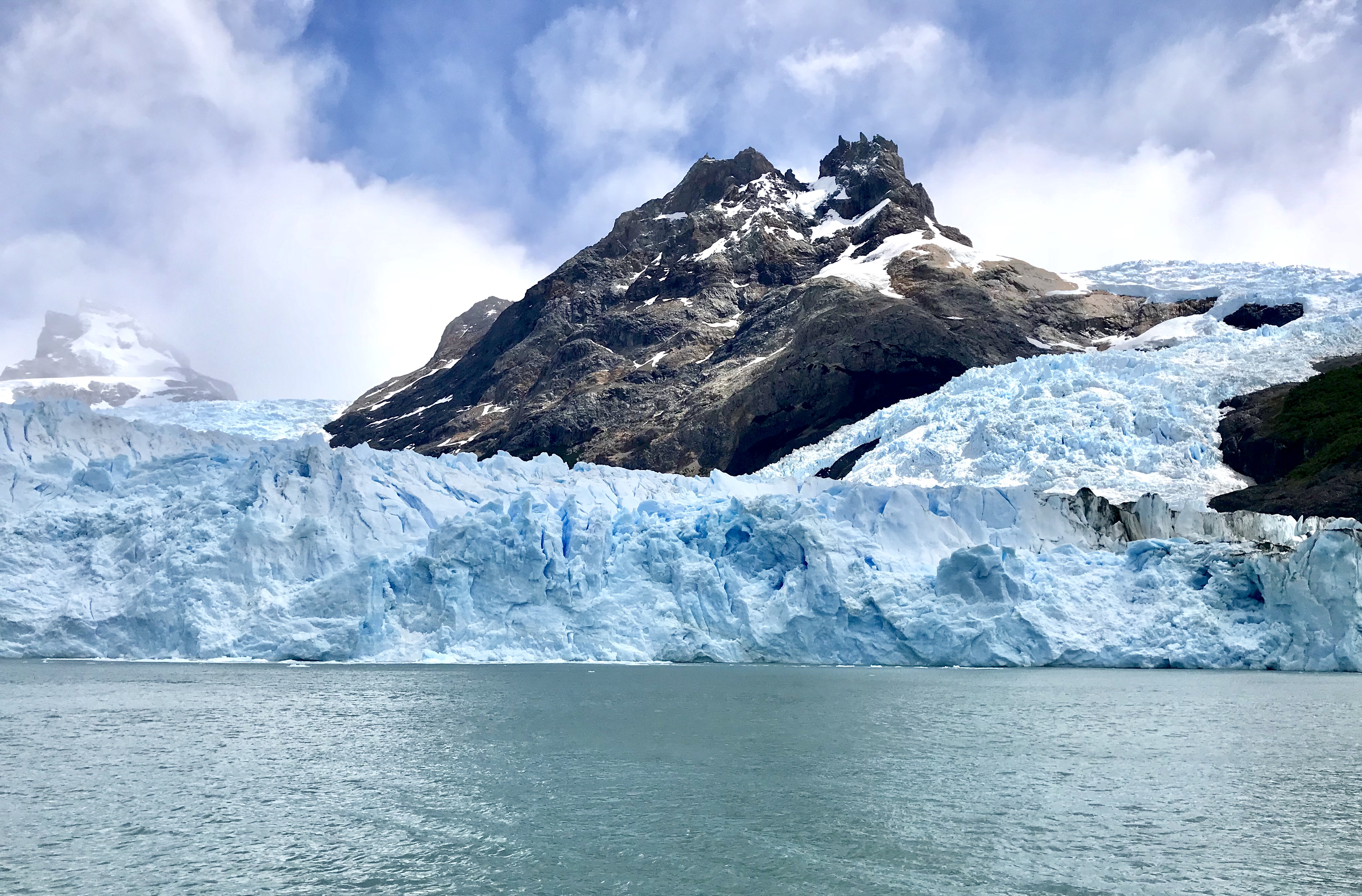thebetterplaces_elcalafate_boattrip_iceberg._losglaciers.jpg